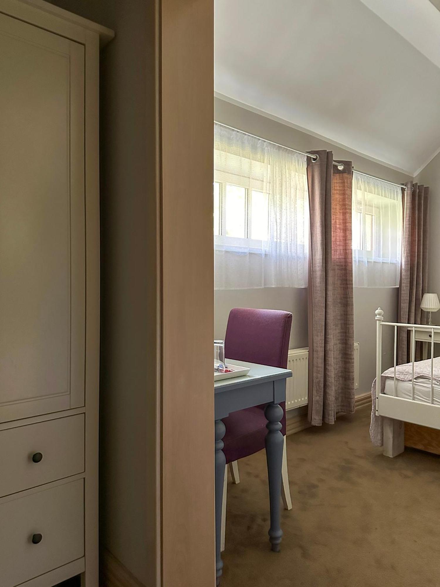 Straszny Dwor Hotel Chodziez Exterior photo